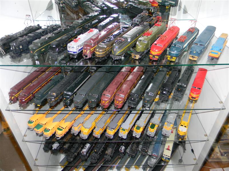 Mauricio Torres model trains on display